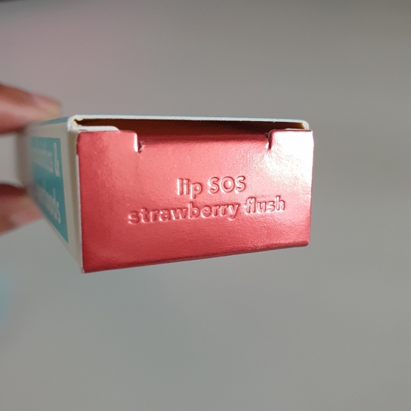 Tula Lip SOS Lip Treatment Balm in Strawberry Flush + Peptide, Prebiotic, Kiwi - Picture 4 of 6